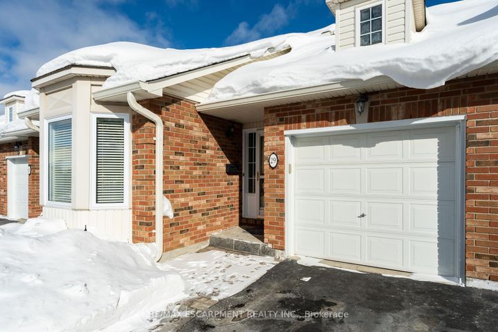 Photo 2 at 29 - 222 Fellowes Crescent, Waterdown, Hamilton