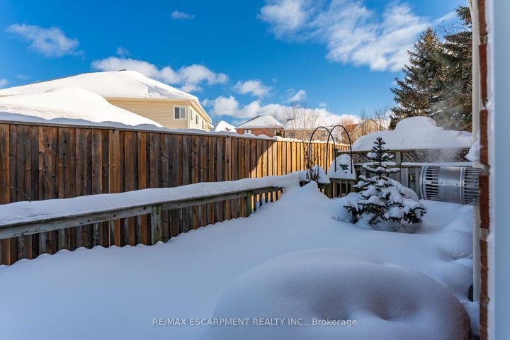 Photo 3 at 29 - 222 Fellowes Crescent, Waterdown, Hamilton