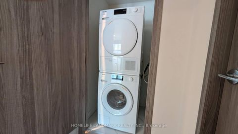 Photo 7 at 2612 - 3 Concord Cityplace Way, Waterfront Communities C1, Toronto