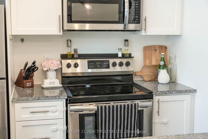 Photo 8 at 604 - 2635 William Jackson Drive, Duffin Heights, Pickering