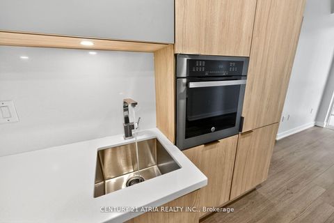 Photo 18 at 707 - 39 Roehampton Avenue, Mount Pleasant West, Toronto