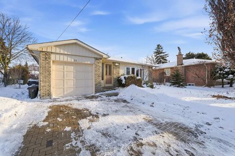 Photo 0 at 31 Boundy Crescent, L'Amoreaux, Toronto