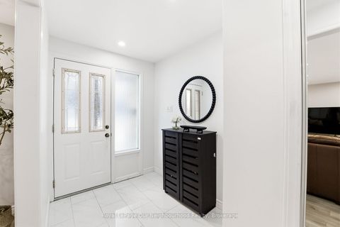 Photo 8 at 31 Boundy Crescent, L'Amoreaux, Toronto