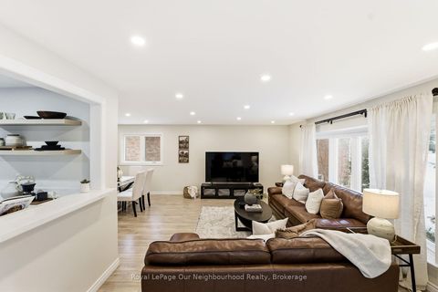 Photo 9 at 31 Boundy Crescent, L'Amoreaux, Toronto