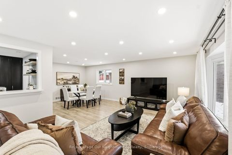 Photo 12 at 31 Boundy Crescent, L'Amoreaux, Toronto