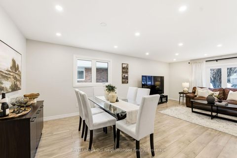 Photo 15 at 31 Boundy Crescent, L'Amoreaux, Toronto