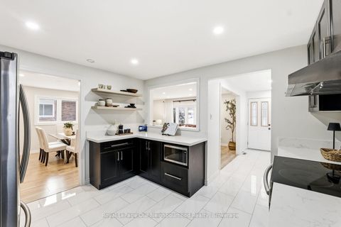 Photo 20 at 31 Boundy Crescent, L'Amoreaux, Toronto