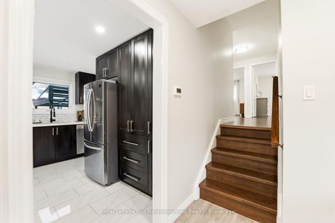Photo 21 at 31 Boundy Crescent, L'Amoreaux, Toronto