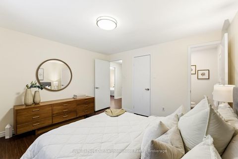 Photo 23 at 31 Boundy Crescent, L'Amoreaux, Toronto