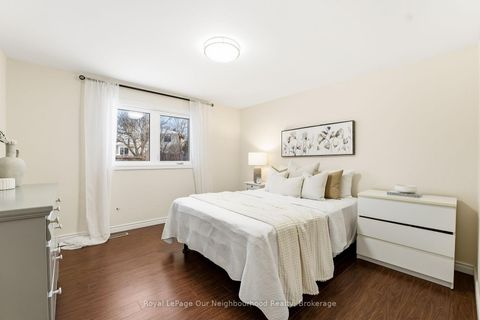 Photo 25 at 31 Boundy Crescent, L'Amoreaux, Toronto