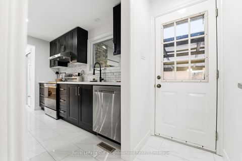 Photo 29 at 31 Boundy Crescent, L'Amoreaux, Toronto