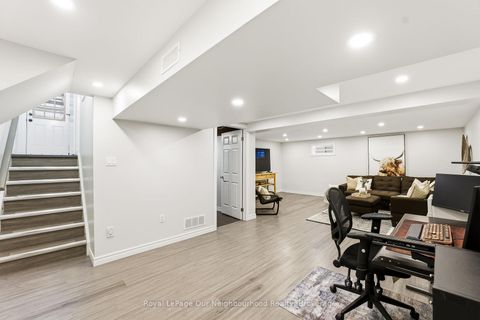 Photo 30 at 31 Boundy Crescent, L'Amoreaux, Toronto