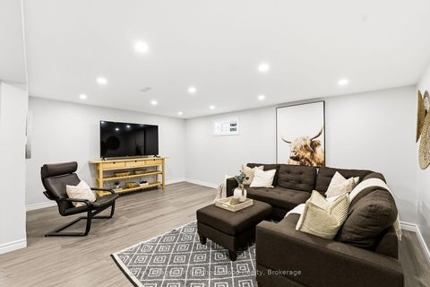 Photo 32 at 31 Boundy Crescent, L'Amoreaux, Toronto