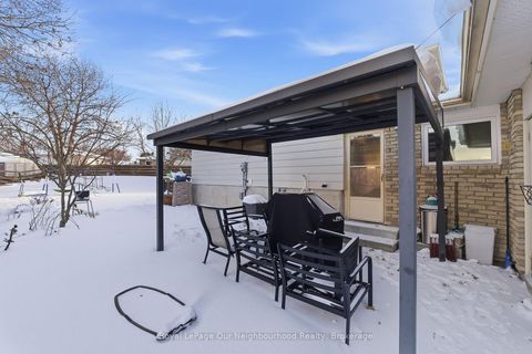 Photo 37 at 31 Boundy Crescent, L'Amoreaux, Toronto