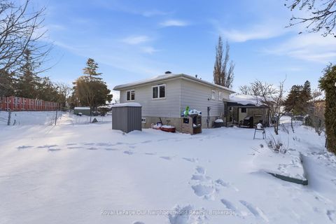 Photo 40 at 31 Boundy Crescent, L'Amoreaux, Toronto