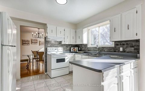 Photo 7 at 37 Mackay Drive, South Richvale, Richmond Hill