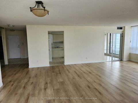 Photo 11 at 910 - 120 Promenade Circle, Brownridge, Vaughan