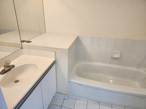 Photo 16 at 910 - 120 Promenade Circle, Brownridge, Vaughan