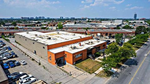 Photo 3 at 157 Toryork Drive, Humber Summit, Toronto