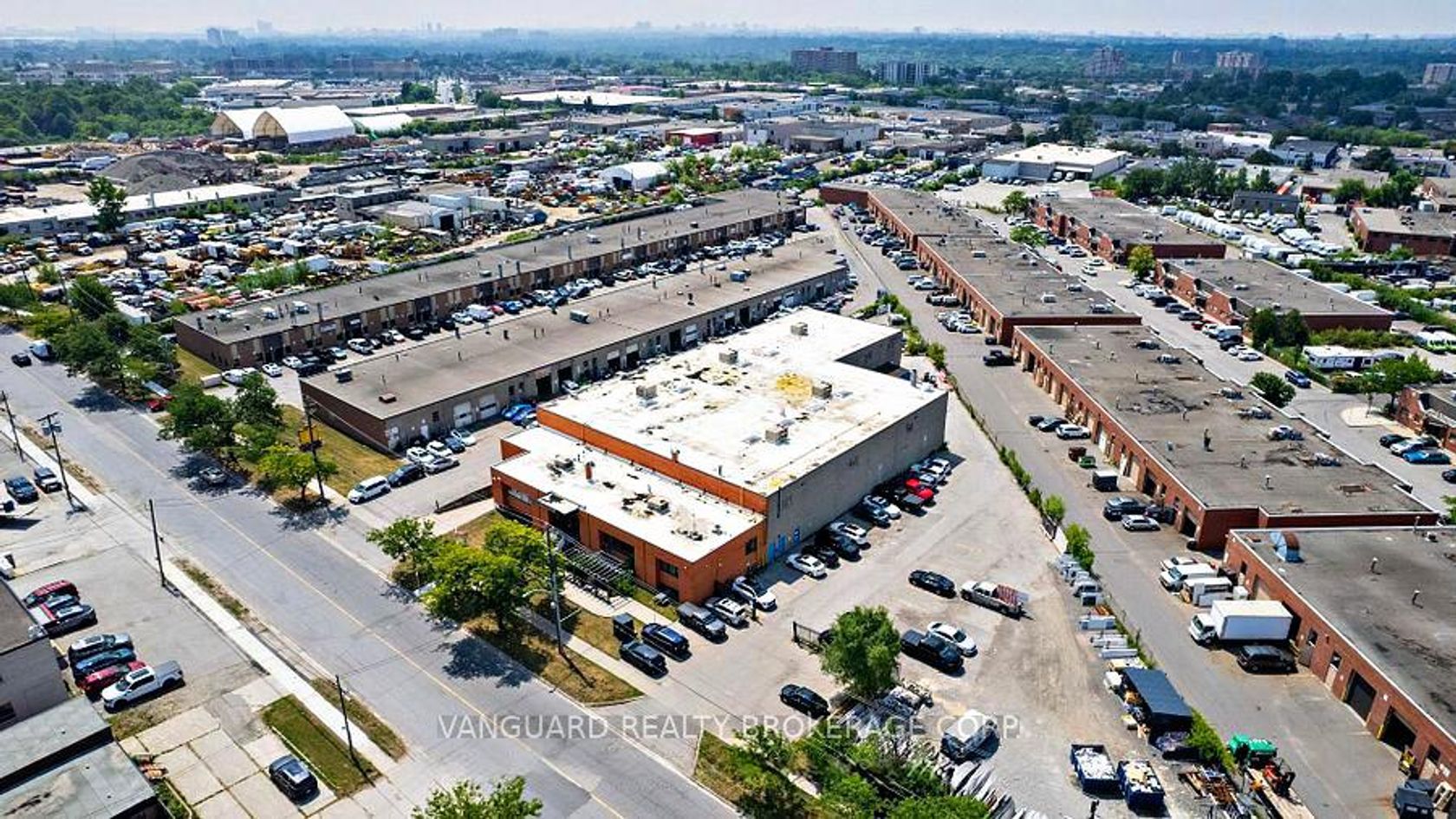 157 Toryork Drive, Humber Summit, Toronto photo 3