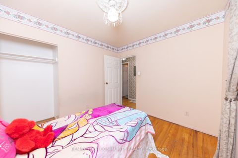 Photo 22 at 11 Greenwin Village Road, Newtonbrook West, Toronto