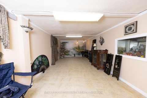 Photo 34 at 11 Greenwin Village Road, Newtonbrook West, Toronto