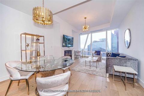 Photo 2 at 5207 - 180 University Avenue, Bay Street Corridor, Toronto