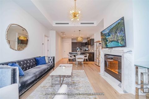 Photo 3 at 5207 - 180 University Avenue, Bay Street Corridor, Toronto