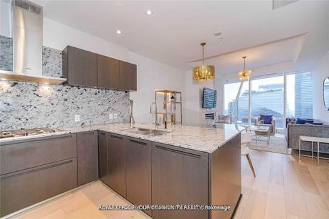 Photo 4 at 5207 - 180 University Avenue, Bay Street Corridor, Toronto