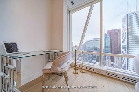 Photo 10 at 5207 - 180 University Avenue, Bay Street Corridor, Toronto