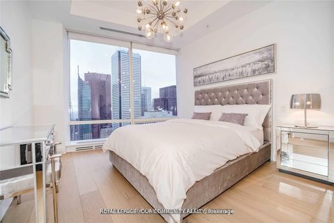 Photo 11 at 5207 - 180 University Avenue, Bay Street Corridor, Toronto