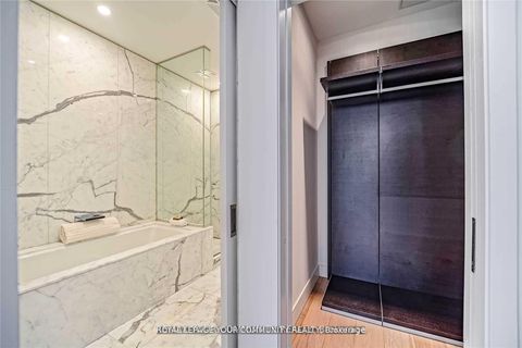 Photo 15 at 5207 - 180 University Avenue, Bay Street Corridor, Toronto