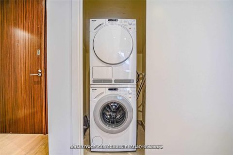 Photo 20 at 5207 - 180 University Avenue, Bay Street Corridor, Toronto