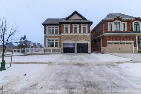 Photo 1 at 8 Mapleton Street, Oak Ridges, Richmond Hill