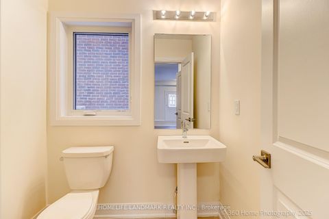 Photo 7 at 8 Mapleton Street, Oak Ridges, Richmond Hill