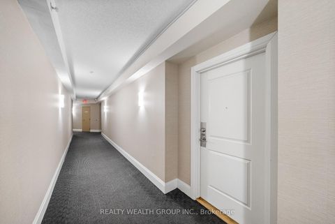 Photo 4 at 520 - 12 Woodstream Boulevard, Vaughan Grove, Vaughan