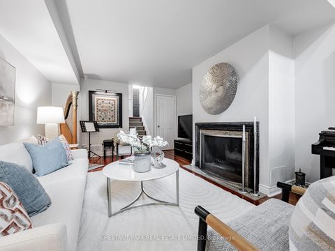 Photo 2 at 4 - 280 Sherbourne Street, Moss Park, Toronto