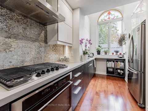 Photo 7 at 4 - 280 Sherbourne Street, Moss Park, Toronto