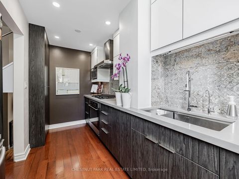 Photo 9 at 4 - 280 Sherbourne Street, Moss Park, Toronto