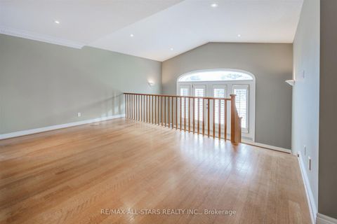 Photo 26 at 458 Guildwood Parkway, Guildwood, Toronto