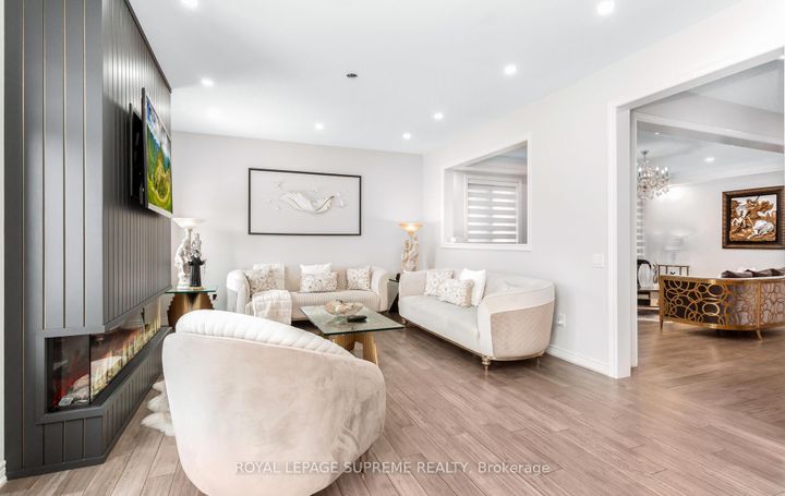 Photo 9 at 95 Selby Crescent, Bradford, Bradford West Gwillimbury