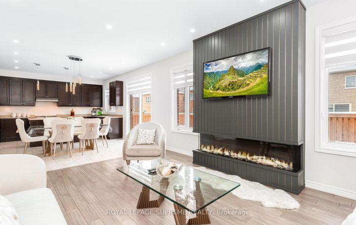 Photo 10 at 95 Selby Crescent, Bradford, Bradford West Gwillimbury