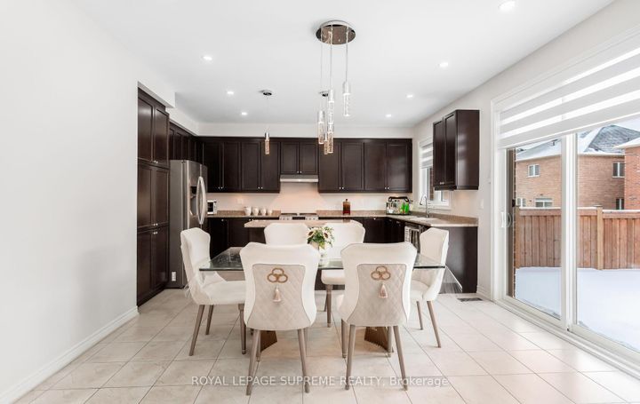 Photo 11 at 95 Selby Crescent, Bradford, Bradford West Gwillimbury