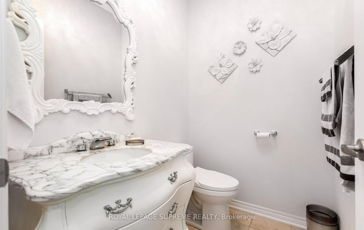 Photo 15 at 95 Selby Crescent, Bradford, Bradford West Gwillimbury