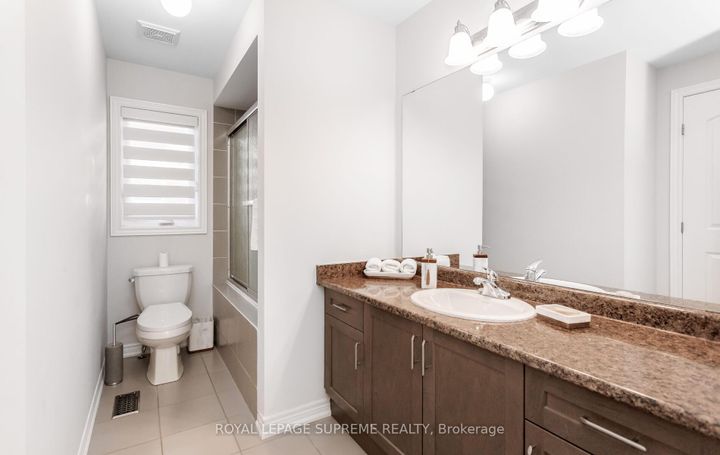 Photo 36 at 95 Selby Crescent, Bradford, Bradford West Gwillimbury