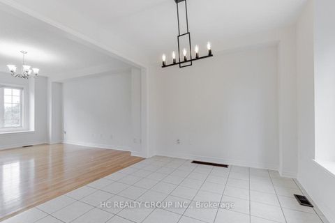 Photo 6 at 106 - 15 Old Colony Road, Oak Ridges Lake Wilcox, Richmond Hill