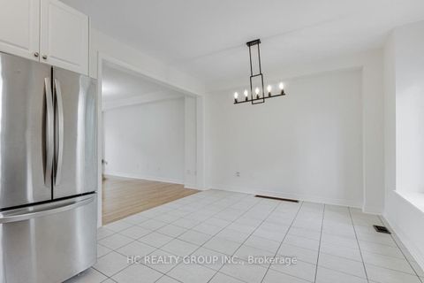 Photo 8 at 106 - 15 Old Colony Road, Oak Ridges Lake Wilcox, Richmond Hill