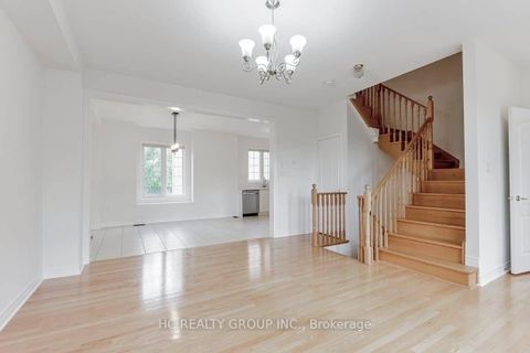 Photo 13 at 106 - 15 Old Colony Road, Oak Ridges Lake Wilcox, Richmond Hill