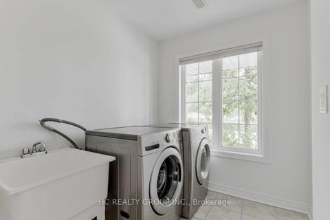 Photo 31 at 106 - 15 Old Colony Road, Oak Ridges Lake Wilcox, Richmond Hill