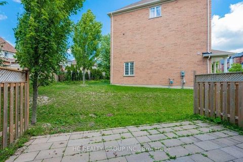 Photo 39 at 106 - 15 Old Colony Road, Oak Ridges Lake Wilcox, Richmond Hill